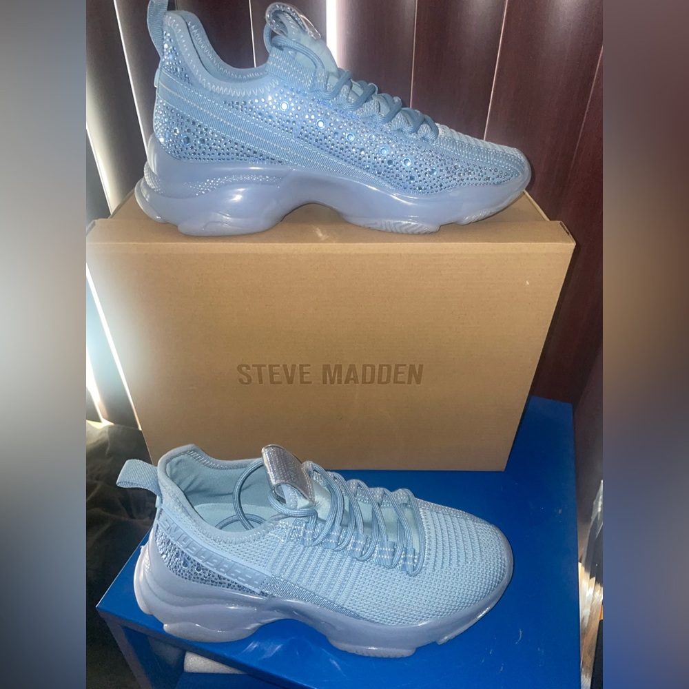 Steve Madden Blue sneakers